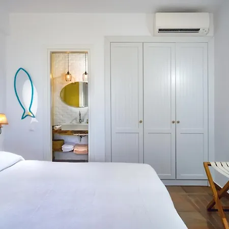 Apeiron By Paxosretreats