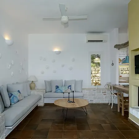 Apeiron By Paxosretreats *